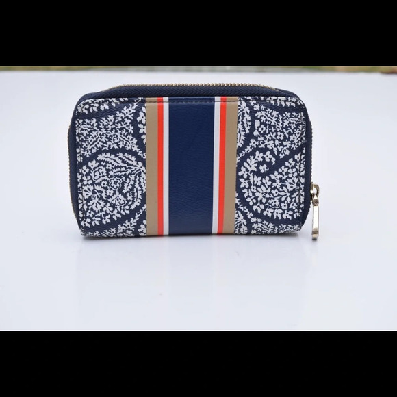 C. Wonder wallet - Picture 8 of 8